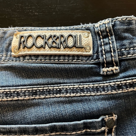 Rock & Roll Cowgirl Boyfriend Western Mid Rise Medium Wash Denim Jean size 30/34 - Picture 8 of 13